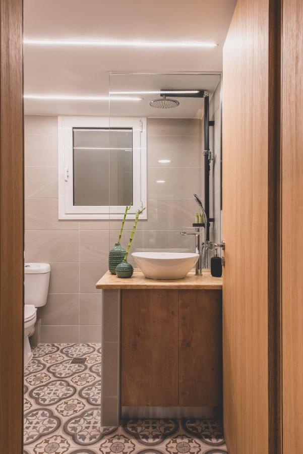 Luxury Apartment With Acropolis View Terrace And Jacuzzi In The Heart Of Athens - Living Stone Azurite Bagian luar foto