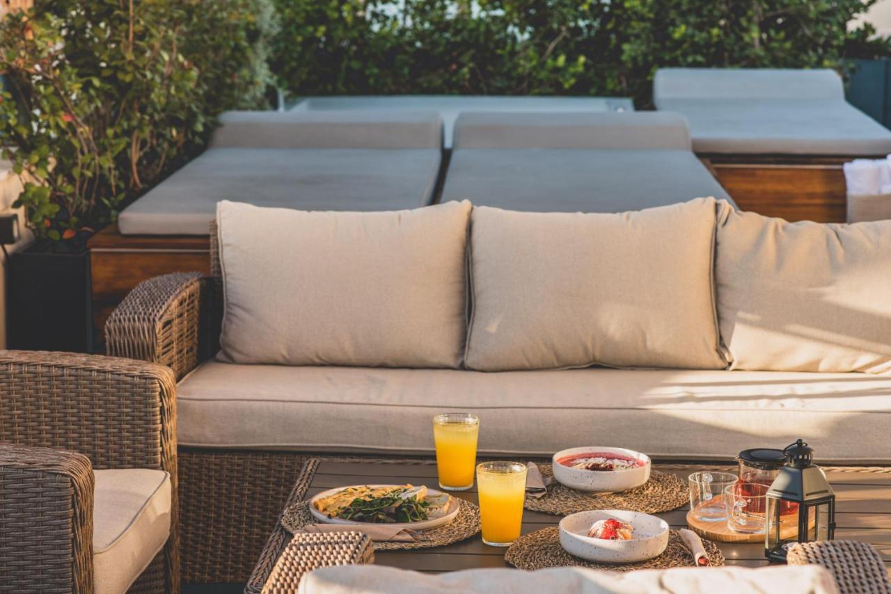 Luxury Apartment With Acropolis View Terrace And Jacuzzi In The Heart Of Athens - Living Stone Azurite Bagian luar foto